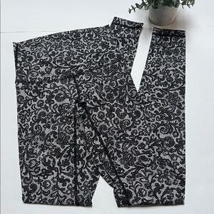 Lululemon Wunder Under Pant Hi Rise Mini Cinder Lace White Black Size 4